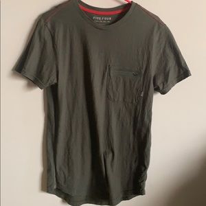 Green t-Shirt with zipper pocket.